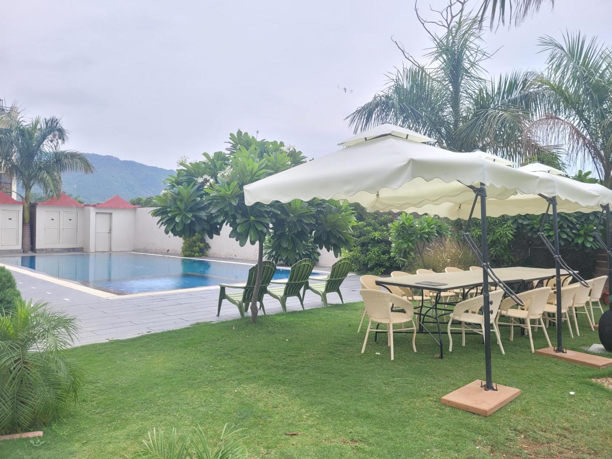 Surya Uday Villa Udaipur Buitenkant foto